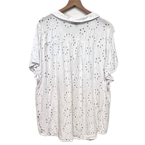Torrid White Eyelet Button Up Top - Size 5X - Picture 5 of 5
